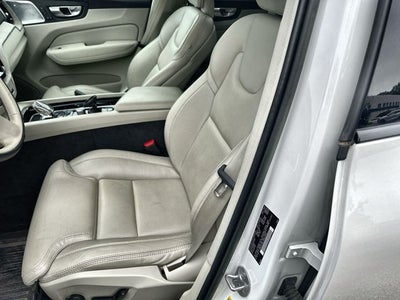 2023 Volvo XC60 Recharge Plug-In Hybrid Ultimate