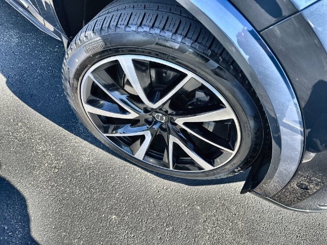 2023 Volvo XC90 B5 Plus