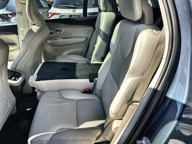 2023 Volvo XC90 B5 Plus