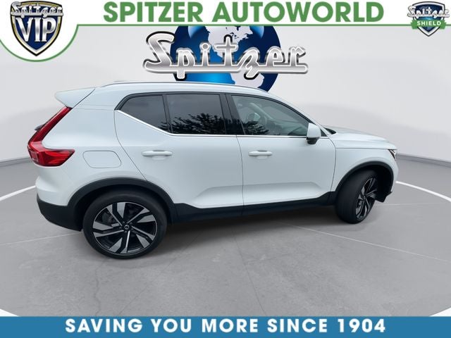 2024 Volvo XC40 B5 Plus Bright Theme