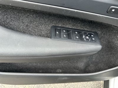 2024 Volvo XC40 B5 Plus Bright Theme