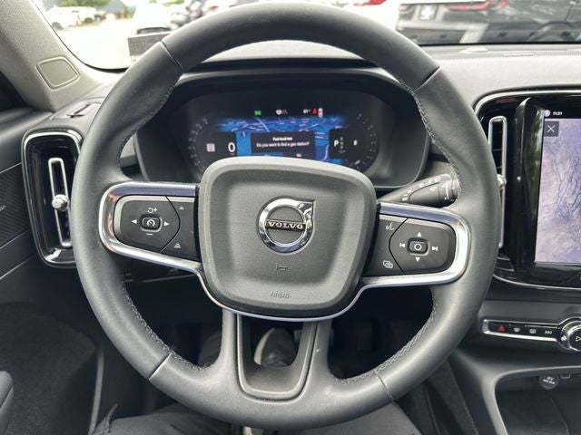 2024 Volvo XC40 B5 Plus Bright Theme