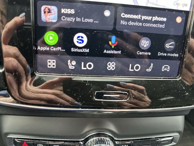 2024 Volvo XC40 B5 Plus Bright Theme