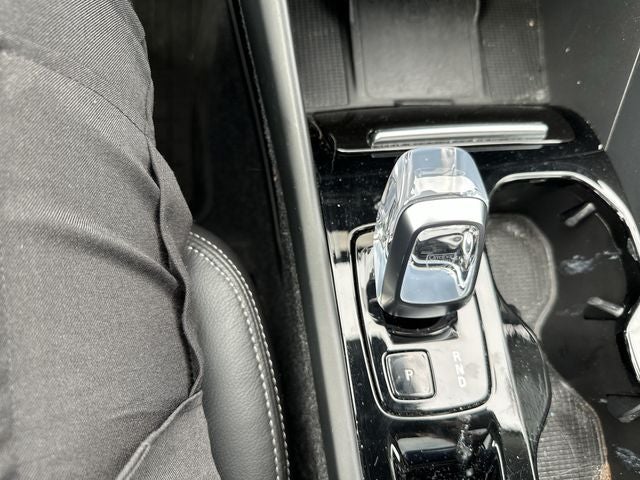 2024 Volvo XC40 B5 Plus Bright Theme