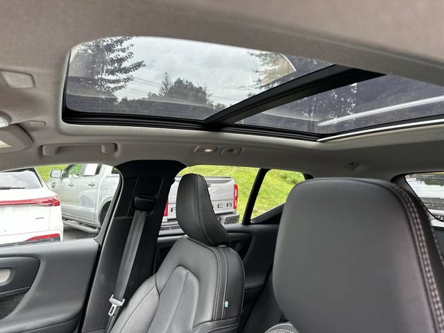 2024 Volvo XC40 B5 Plus Bright Theme