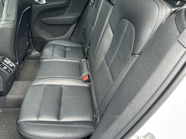 2024 Volvo XC40 B5 Plus Bright Theme