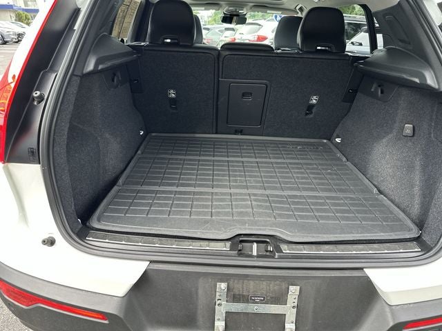 2024 Volvo XC40 B5 Plus Bright Theme