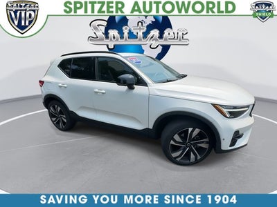2024 Volvo XC40 B5 Plus Dark Theme