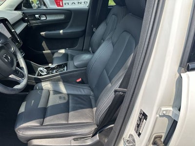 2024 Volvo XC40 B5 Plus Dark Theme