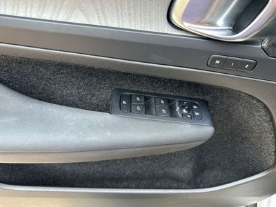 2024 Volvo XC40 B5 Plus Dark Theme