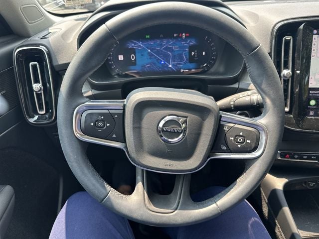 2024 Volvo XC40 B5 Plus Dark Theme