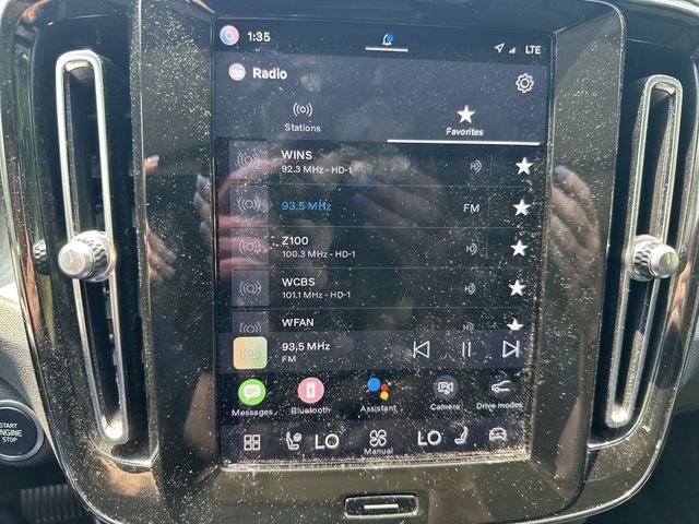 2024 Volvo XC40 B5 Plus Dark Theme