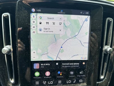2024 Volvo XC40 B5 Plus Dark Theme