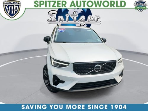 2024 Volvo XC40 B5 Plus Dark Theme