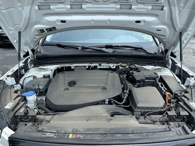 2024 Volvo XC40 B5 Plus Dark Theme