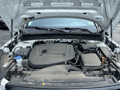 2024 Volvo XC40 B5 Plus Dark Theme