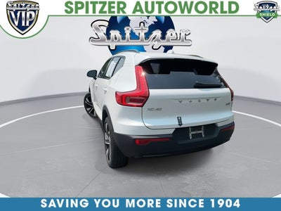 2024 Volvo XC40 B5 Plus Dark Theme