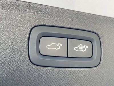 2025 Volvo XC90 B5 Core