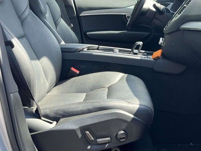2025 Volvo XC90 B5 Core