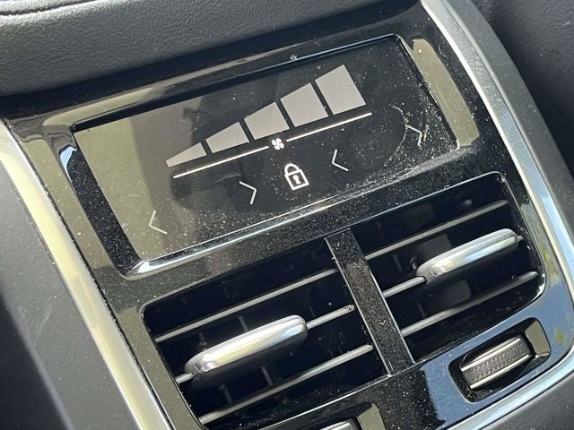 2025 Volvo XC90 B5 Core