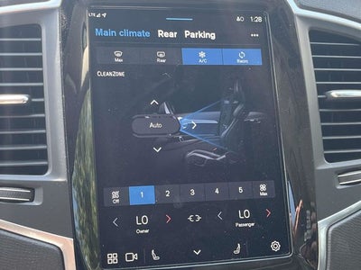 2025 Volvo XC90 B5 Core