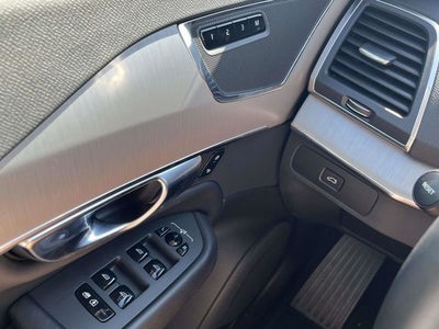 2025 Volvo XC90 B5 Core