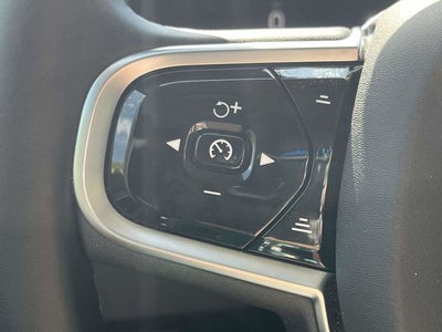 2025 Volvo XC90 B5 Core