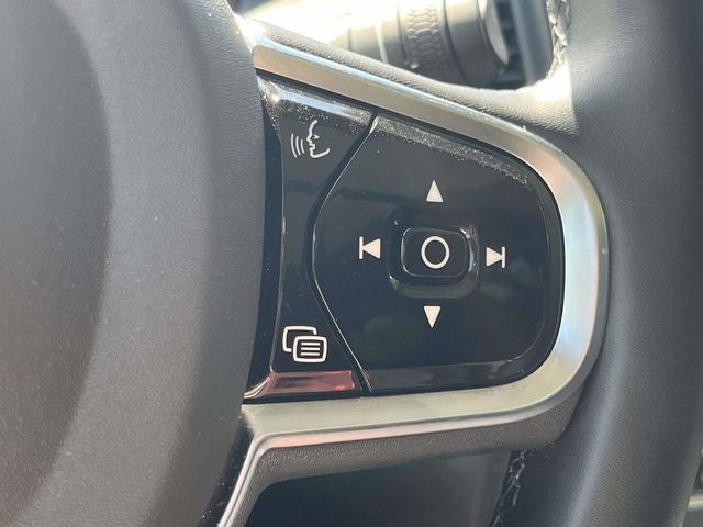 2025 Volvo XC90 B5 Core