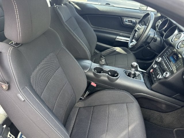 2017 Ford Mustang V6