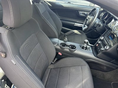 2017 Ford Mustang V6