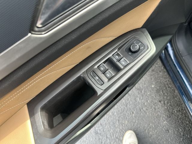2023 Volkswagen Atlas Cross Sport 3.6L V6 SEL Premium R-Line