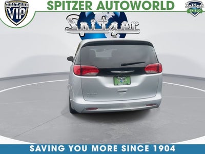 2023 Chrysler Voyager LX