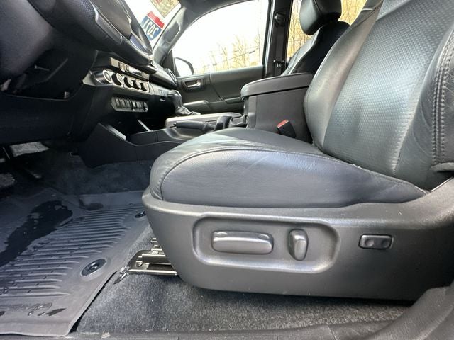 2021 Toyota Tacoma Limited V6