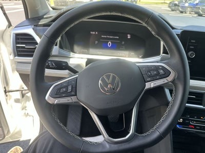 2025 Volkswagen Taos 1.5T SE