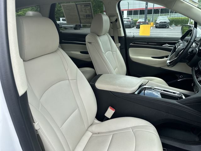 2022 Buick Enclave Essence