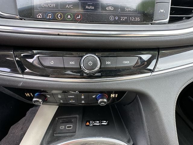 2023 Buick Enclave Essence