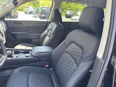 2024 Nissan Pathfinder S
