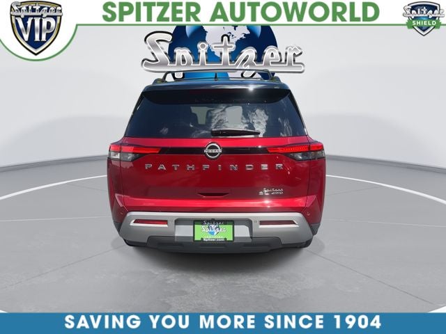 2024 Nissan Pathfinder SL