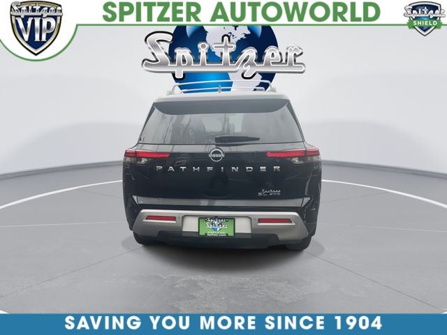 2023 Nissan Pathfinder SL