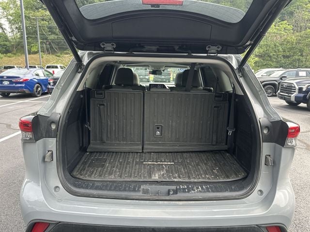 2022 Toyota Highlander Hybrid Bronze Edition