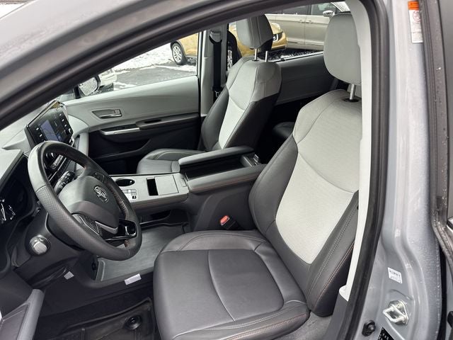 2023 Toyota Sienna XSE 7 Passenger