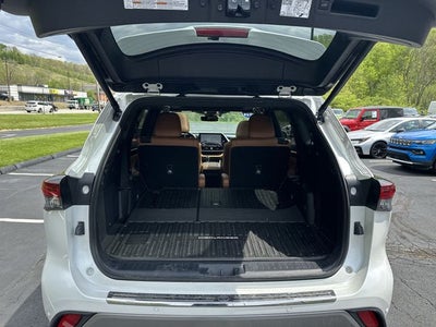 2024 Toyota Highlander Platinum