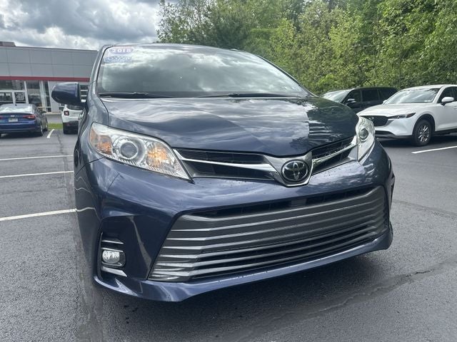 2018 Toyota Sienna XLE 8 Passenger