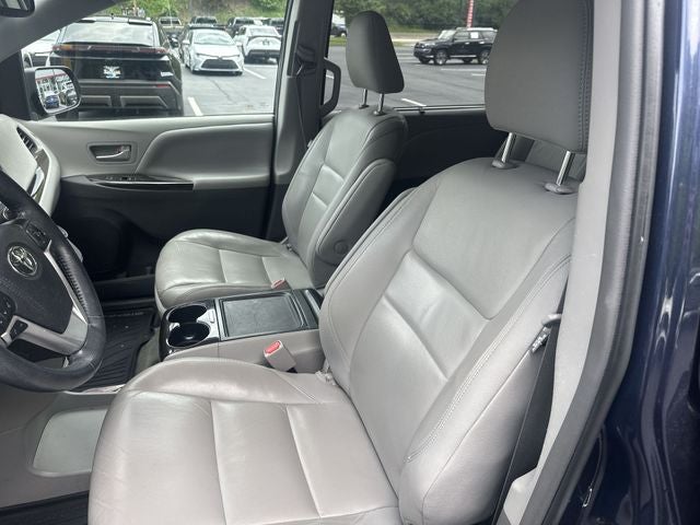 2018 Toyota Sienna XLE 8 Passenger
