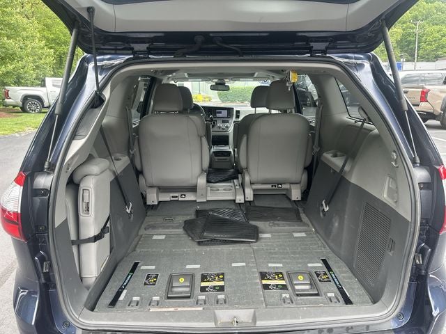 2018 Toyota Sienna XLE 8 Passenger