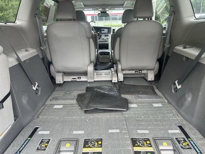2018 Toyota Sienna XLE 8 Passenger