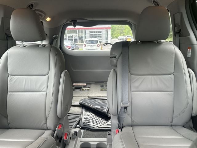 2018 Toyota Sienna XLE 8 Passenger