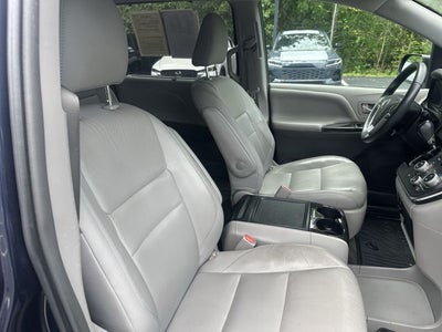 2018 Toyota Sienna XLE 8 Passenger