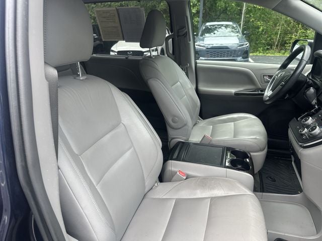 2018 Toyota Sienna XLE 8 Passenger