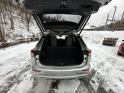 2024 Mitsubishi Outlander SE